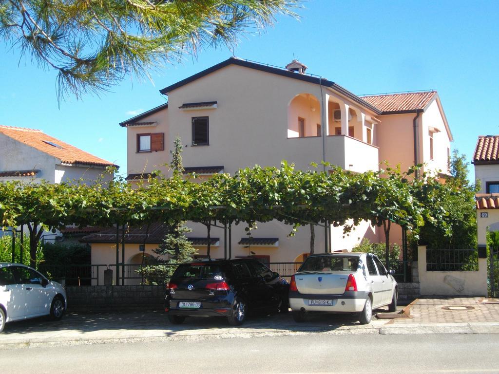 Apartments Neda - Porec South Εξωτερικό φωτογραφία